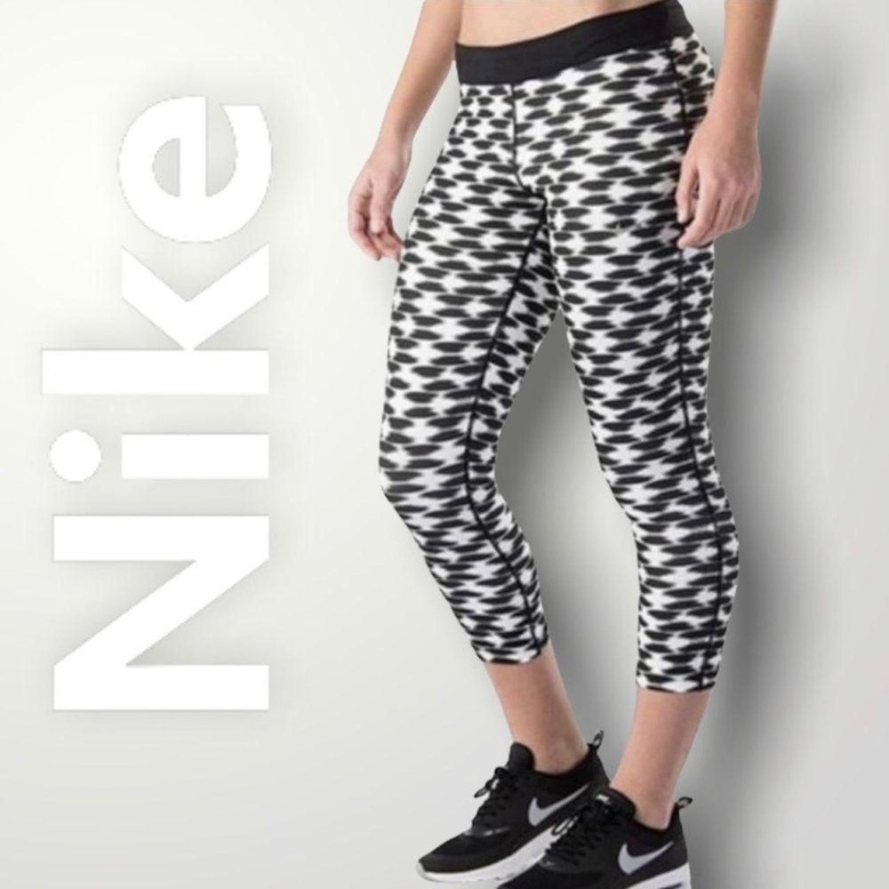 Nike Womens Relay Printed Cropped Leggings Size Small